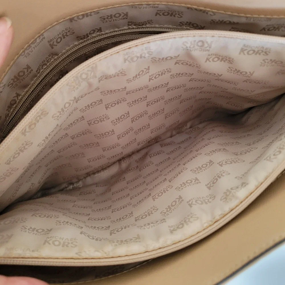 Michael Kors Jet Set Travel Saffiano Leather Tote Bag Beige Tan Gold Hardware
